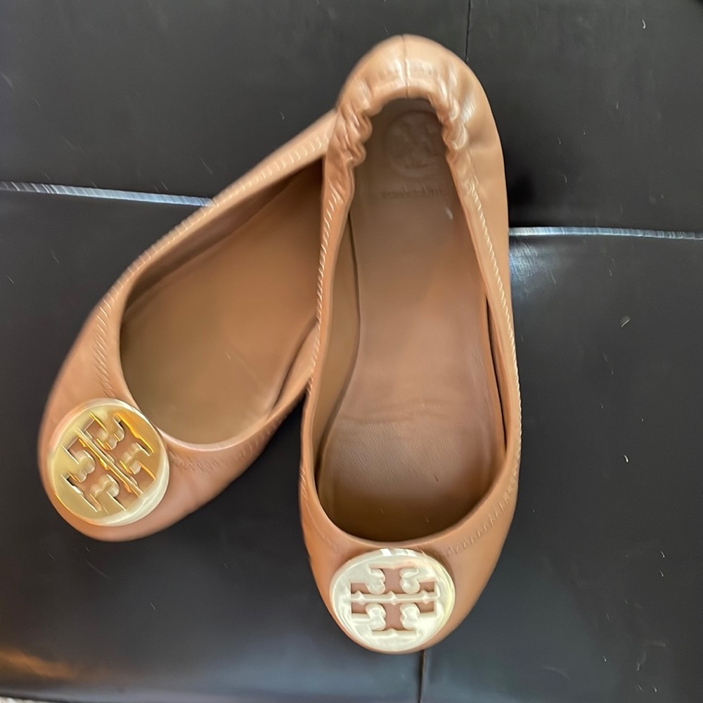 Tory Burch Tan Size 6 Ballet Flats.